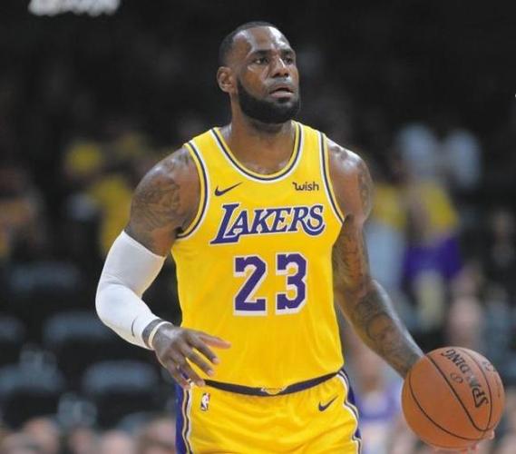 只论身体素质詹姆斯算不算是nba历史第一人呢