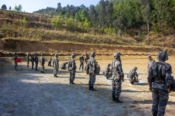 新兵首次参加实爆训练 - 大陆军事