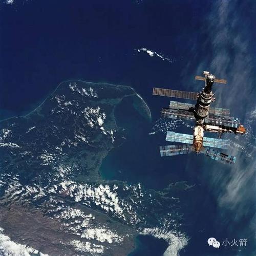 但是,由于质子-k运载火箭幸运而又坚强地存活了下来,和平号空间站的