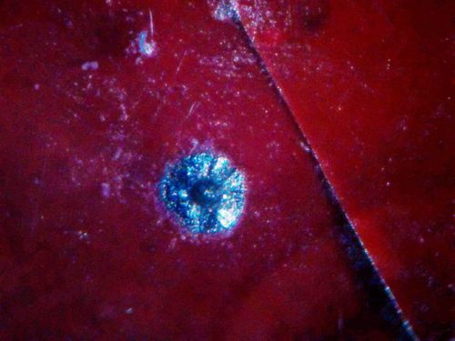 微图2    偶见开片纹旁的小气泡