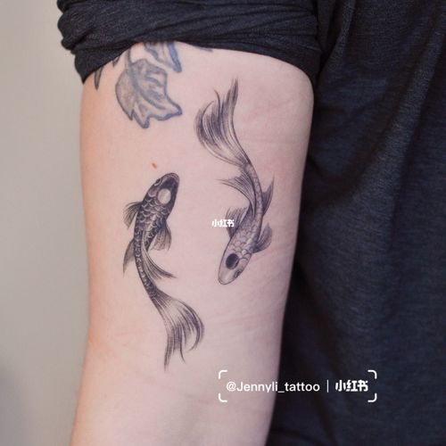 多伦多纹身|愈合的小鱼_纹身_多伦多_off the ground