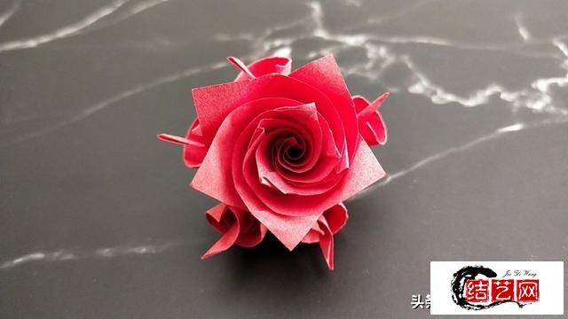 折纸玫瑰花步骤图解,简单又漂亮手工折纸花朵教程