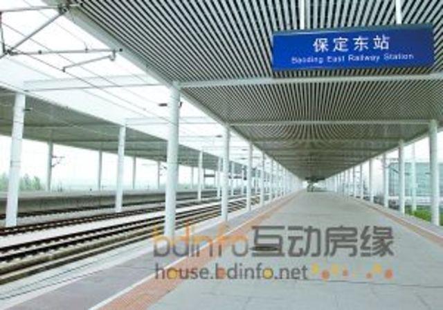 已经竣工的保定东站站台静候旅客