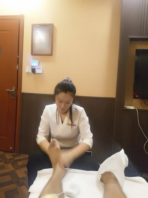 8号技师服务很好,技术一流.每个穴位按的都很到位.