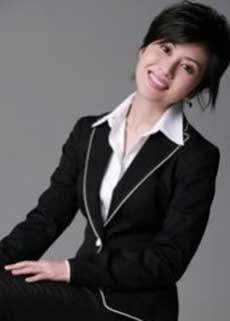 央视主持人周瑛锋老公-周瑛锋资料生活照