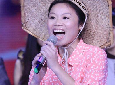 《星光大道》走红的""草帽姐",现已被官方封杀一切出行演出!