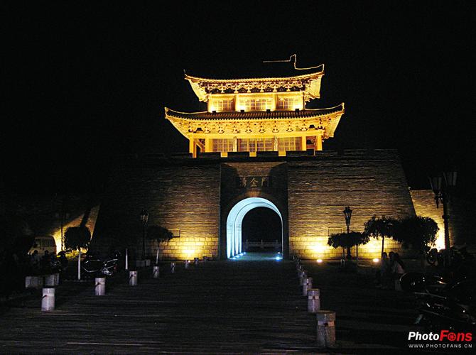 涌金门位于赣州城东北,贡水之畔,原是古赣州城的水路主码头,为