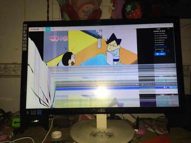 我的显示屏被我不小心一拳给打坏了,去修的话大概我多少钱?