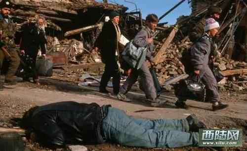 南斯拉夫解体如此血腥 妇女被强奸抛尸