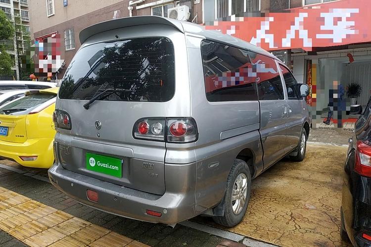 东风风行 菱智 2011款 1.9t 7座长轴标准版