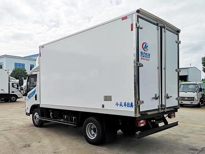 蓝牌4米2轻卡上汽跃进c500冷藏车有自动挡吗?