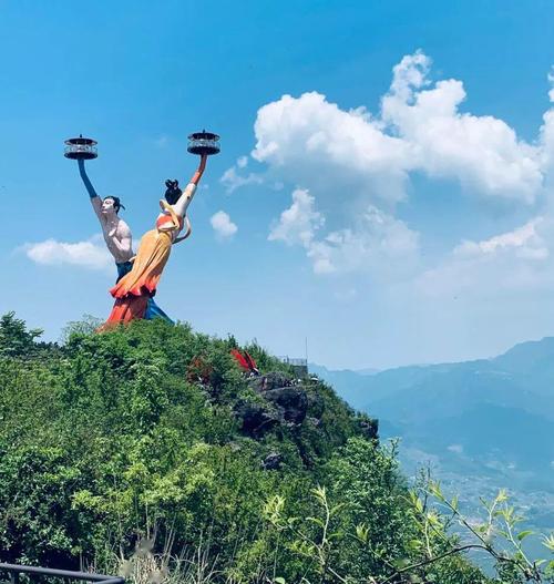 最近重庆出现了一个新网红景点 武隆白马山的"飞天之吻" 才彻底刷新