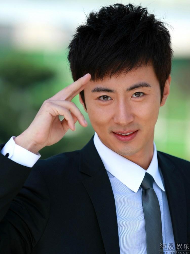 高梓淇白领写真曝光