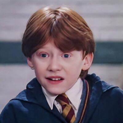 《哈利波特》的荣恩终于开通他的ig号,晒女儿照片