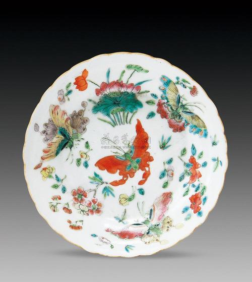 0272 清 粉彩花蝶纹盘