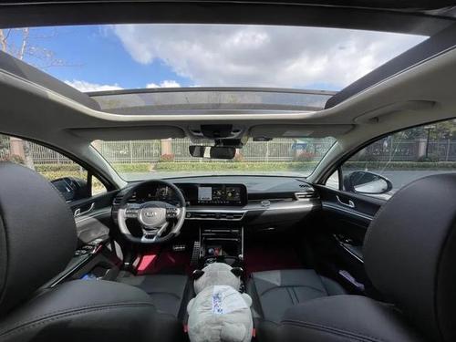 独特的中型车 带你一起看起亚k5凯酷