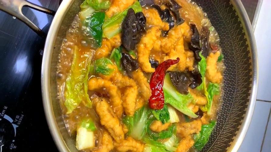 2白菜肉卷:这样做超级下饭,简单美味,营养丰富,是餐桌上不可缺少的