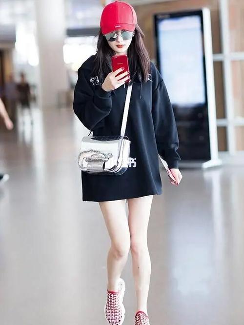 穿搭_杨幂_女明星_清纯_裤子