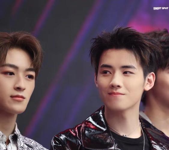 "任豪已经准备好把最真实的自己给你看,你准备好了吗,何洛洛?