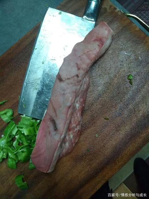 婆婆:瘟猪肉用辣椒爆炒也是可以吃的,别人可以吃你也