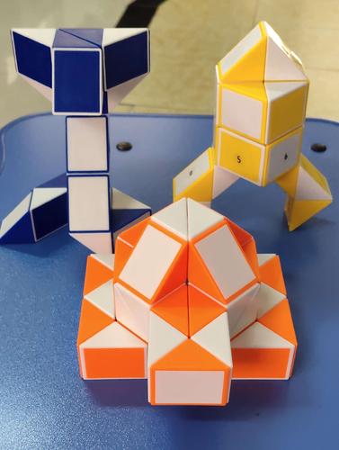 24段魔尺拼眼镜蛇,火箭,坦克.动物,交通工具等都可拼成.