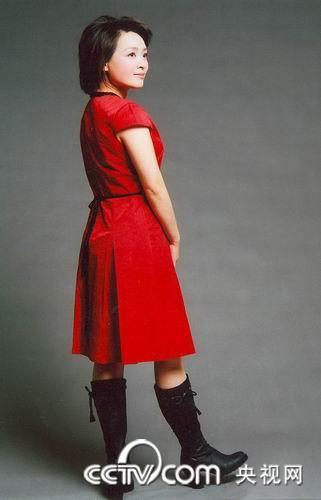 央视美女主播章伟秋写真照.—baomi.blog的博客—强国