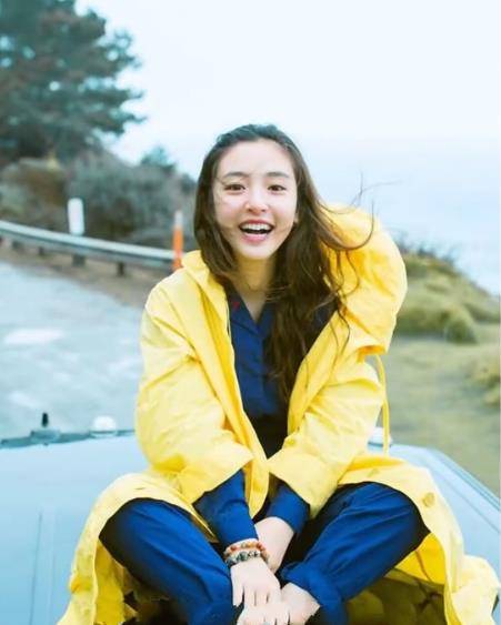 《冰糖炖雪梨》中吴倩素颜出镜,皮肤光泽透亮,似20岁少女一般