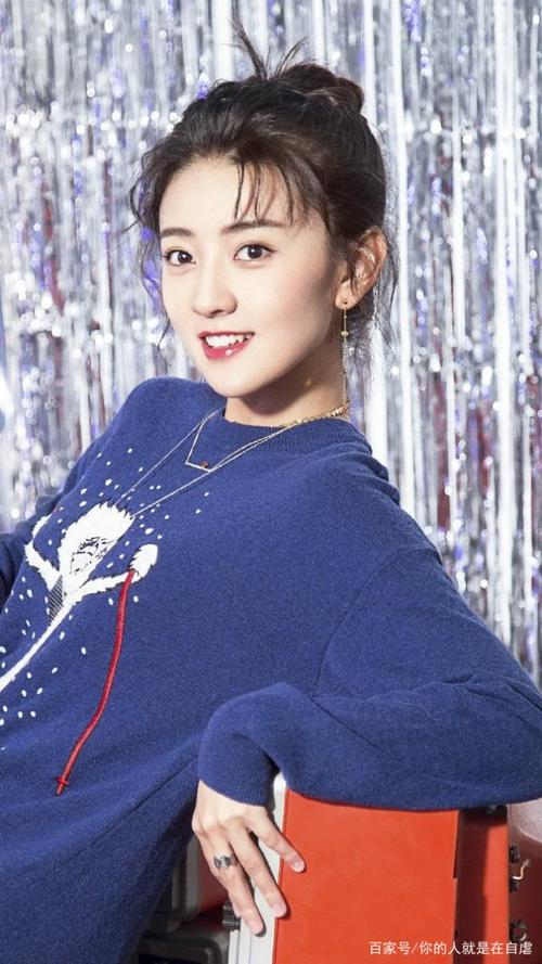 女神梁洁,清新甜美,很有青春范儿,朝气满满!