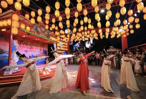 端午期间宽窄巷子上榜全国十大夜市之一看看还有哪些让人回味的耍事