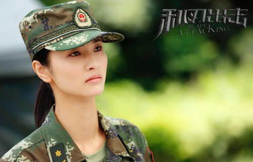 焦娜《利刃出击》开播 首次挑战细腻温情女军医