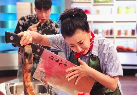 回归美食综艺《鲜厨当道》 范湉湉彪悍逆袭人生