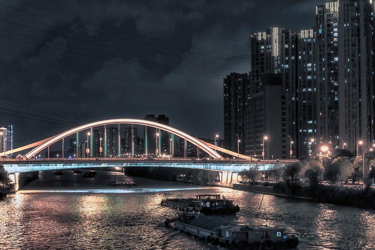 开源大桥夜景