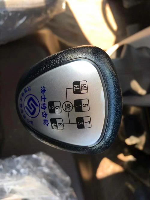 档变速箱带高低速,10吨后桥柳汽乘龙单桥20吨挖机拖车,柳汽乘龙m3系列