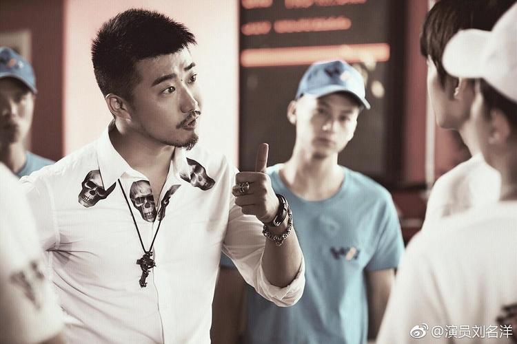 刘名洋 yang liu的图片