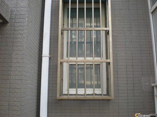 哪里做窗外护栏,加工窗户不锈钢护栏.