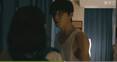 19禁不伦恋出道,戏外爱上大叔,这个少女的人生有点酷