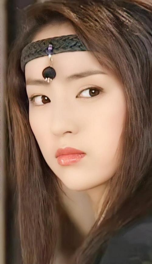 雪花女神龙演员董璇高清图片