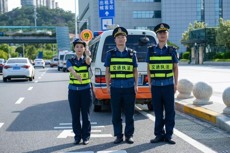 交通运输市场的持续稳定 直属大队出动执法人员 6625人次, 执法车辆