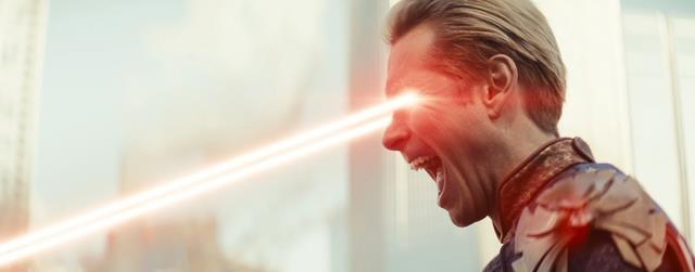 美漫超级英雄里,镭射眼,超人和祖国人谁的射线杀伤力更强?