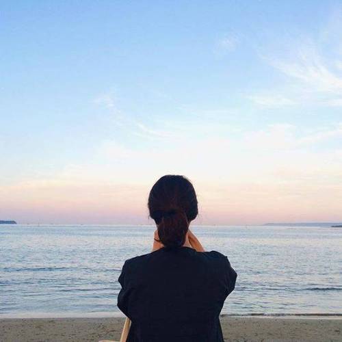 女生头像 背影 唯美 海边 意境