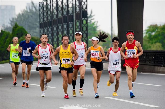 马拉松比赛的观赛礼仪是什么