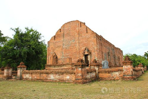 在wat maheyong,大城府,泰国的老庙宇建筑.
