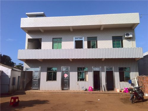 洪庆芝三兄弟住的两层平房