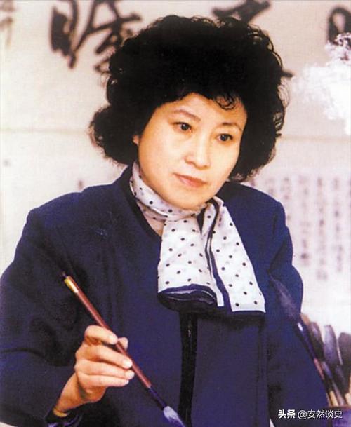 范曾老婆楠莉有多渣伪造身份隐瞒婚史婚内出轨却称嫁给真爱