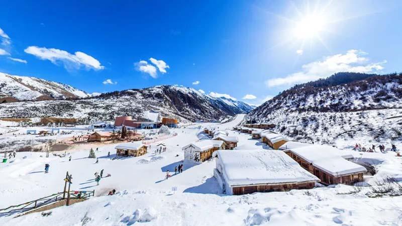 ▽孟屯河谷滑雪场