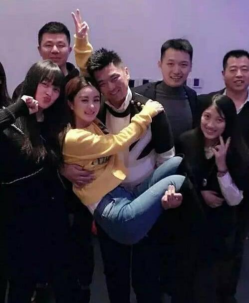 赵丽颖宣布与经纪人结束合作 网友猜测未来会和冯绍峰