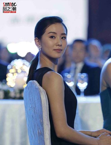 电视剧品质盛典颁奖礼刘诗诗郑爽亮相 一群美女不敌胡歌霍建华