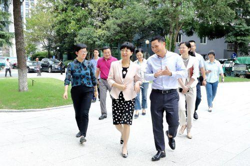 杭州上城区区长章燕走访考察access集团支持创新内外贸一体化发展