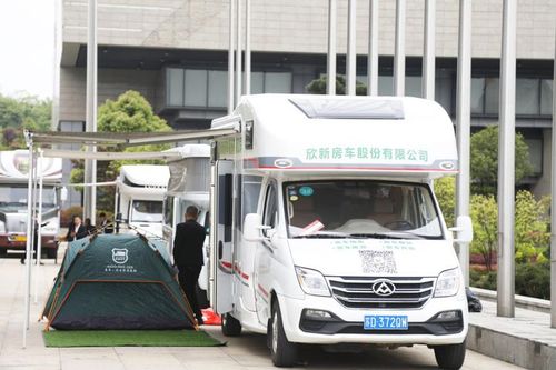 欣新房车游必有"房":带上家,许父母一个难忘房车游