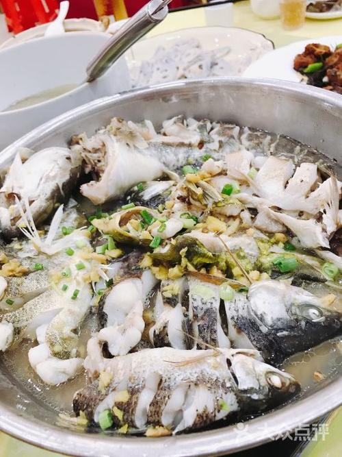 巨元河鲜酒楼清蒸杂鱼图片 - 第1张